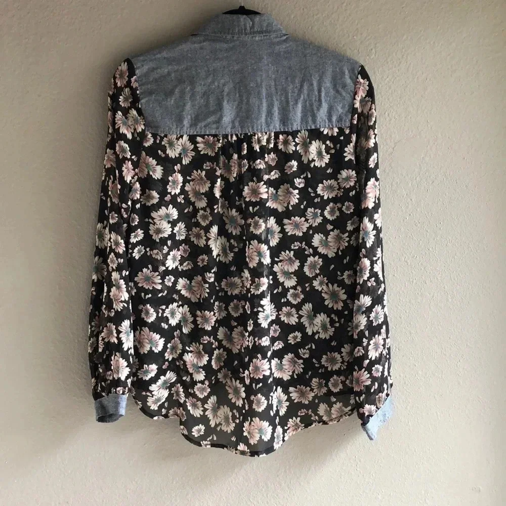 Forever21 sheer long sleeve button down - Picture 2 of 3